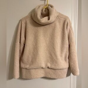 Tuckernuck teddy fleece pullover, size XS